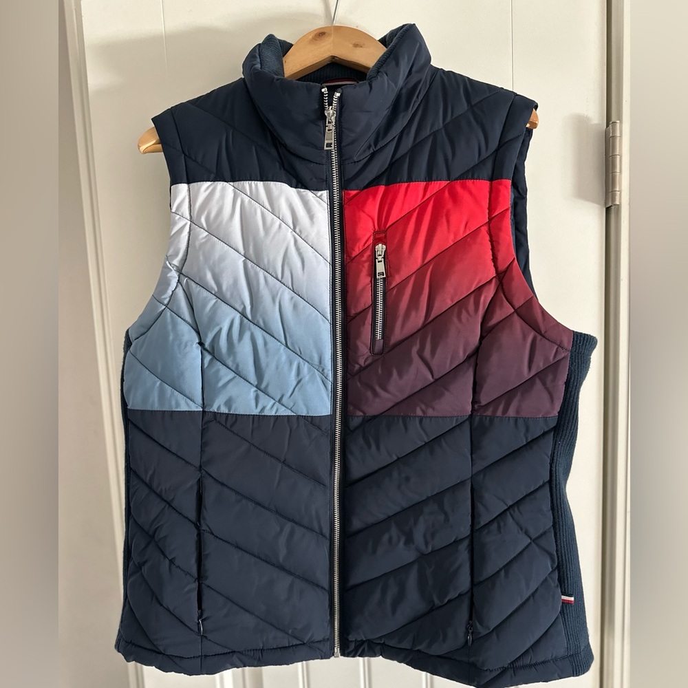 Women’s Tommy Hilfiger red white blue ombré puffer vest XL